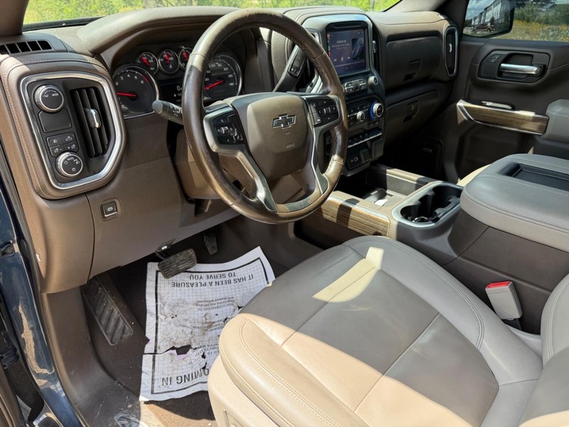 Chevrolet Silverado 1500 Vehicle Full-screen Gallery Image 11