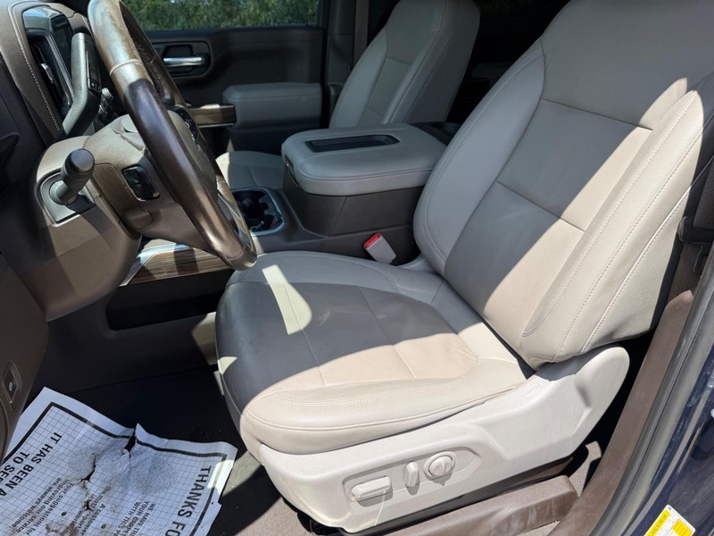 Chevrolet Silverado 1500 Vehicle Full-screen Gallery Image 12