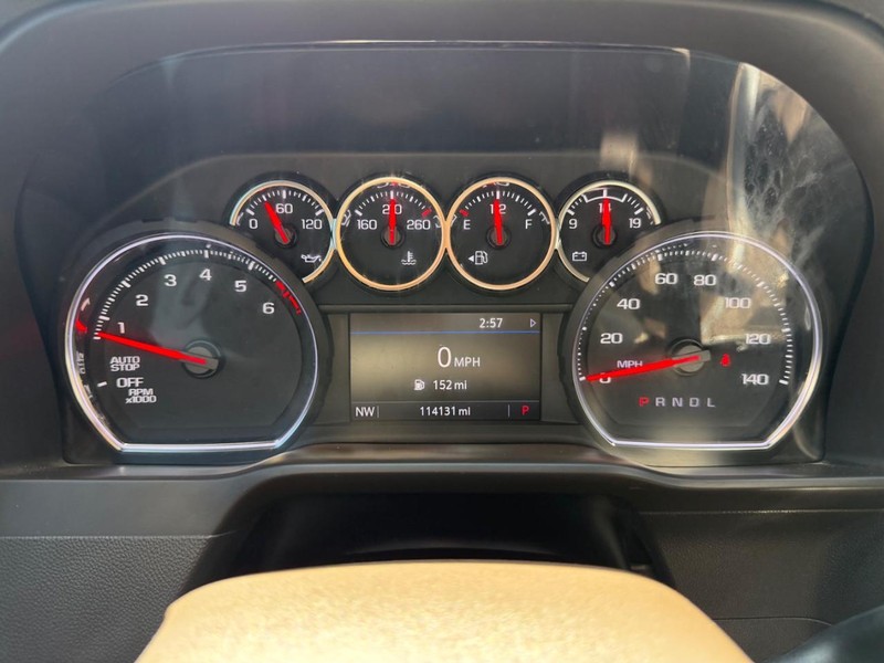 Chevrolet Silverado 1500 Vehicle Full-screen Gallery Image 14