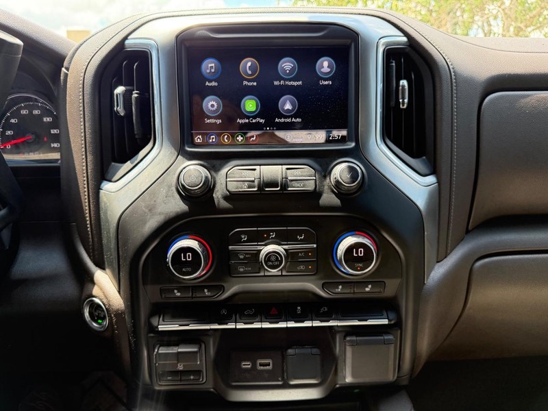 Chevrolet Silverado 1500 Vehicle Full-screen Gallery Image 15