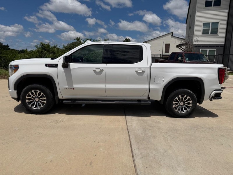 GMC Sierra 1500 Vehicle Full-screen Gallery Image 03