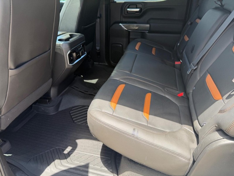 GMC Sierra 1500 Vehicle Full-screen Gallery Image 16