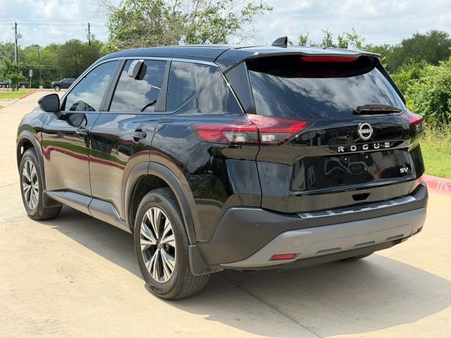 Nissan Rogue Vehicle Full-screen Gallery Image 04