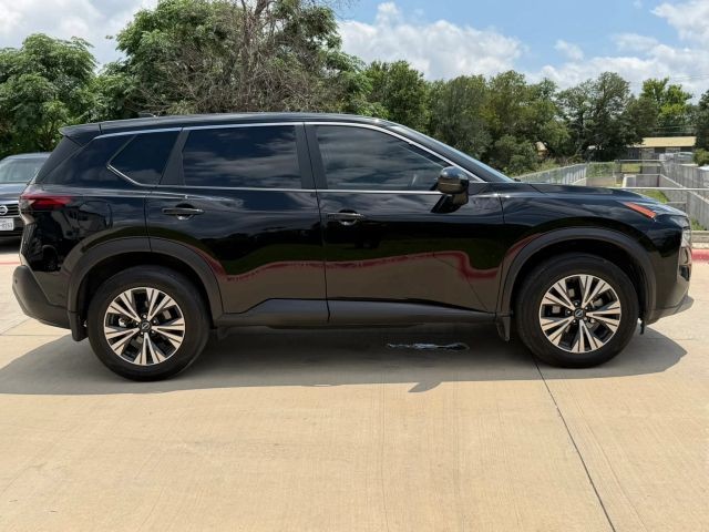 Nissan Rogue Vehicle Full-screen Gallery Image 07