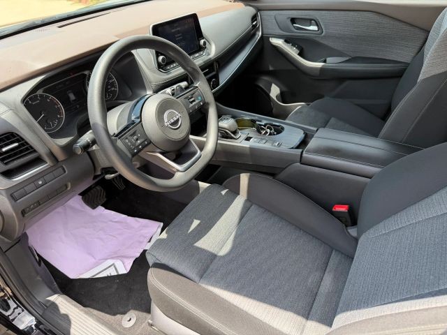 Nissan Rogue Vehicle Full-screen Gallery Image 10