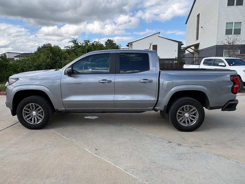 Chevrolet Colorado Vehicle Full-screen Gallery Image 03