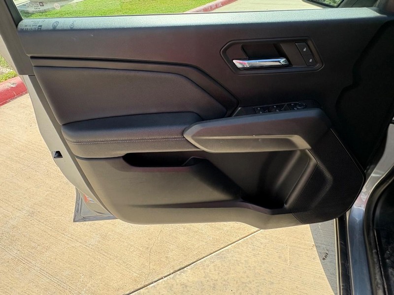 Chevrolet Colorado Vehicle Full-screen Gallery Image 10