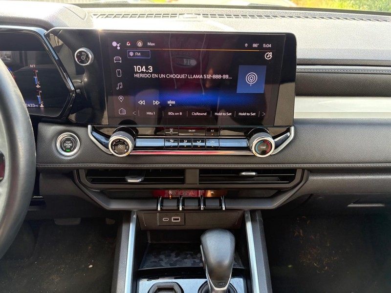 Chevrolet Colorado Vehicle Full-screen Gallery Image 17