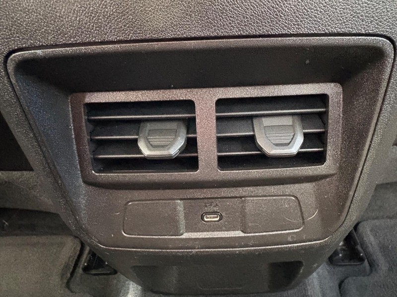 Chevrolet Colorado Vehicle Full-screen Gallery Image 19
