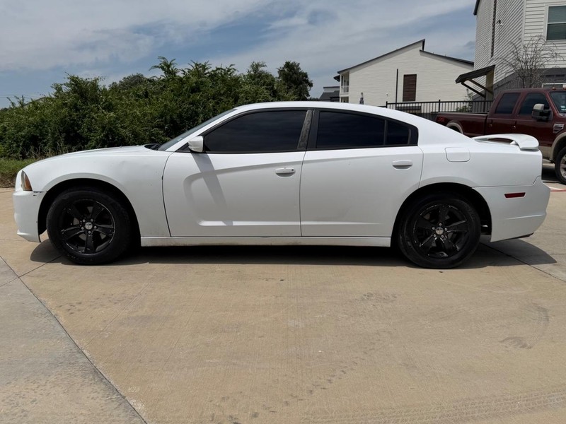 Dodge Charger Vehicle Full-screen Gallery Image 03