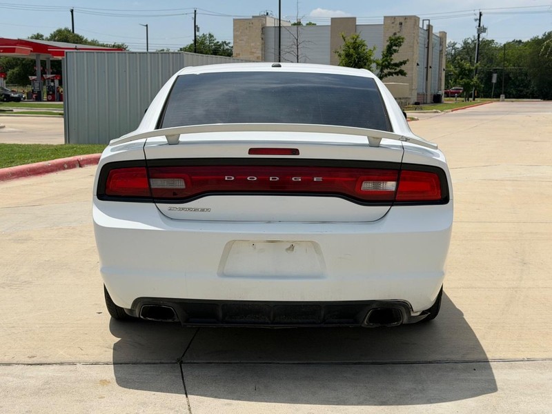 Dodge Charger Vehicle Full-screen Gallery Image 05