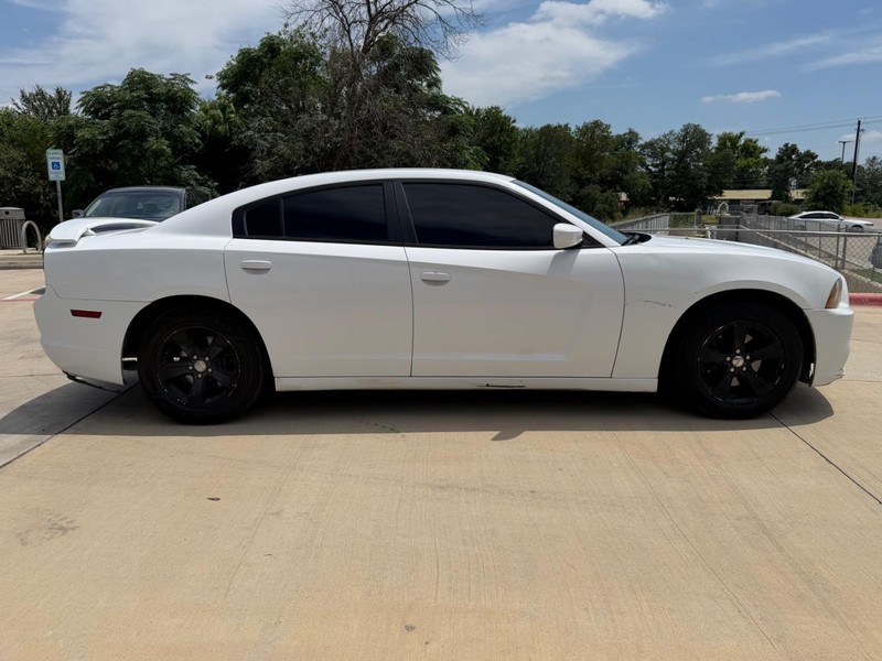 Dodge Charger Vehicle Full-screen Gallery Image 07