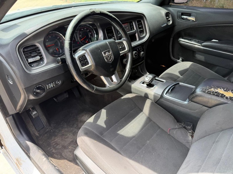 Dodge Charger Vehicle Full-screen Gallery Image 10