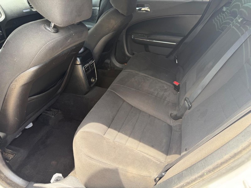 Dodge Charger Vehicle Full-screen Gallery Image 15