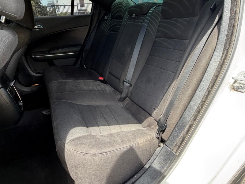 Dodge Charger Vehicle Full-screen Gallery Image 16