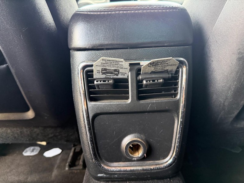 Dodge Charger Vehicle Full-screen Gallery Image 17