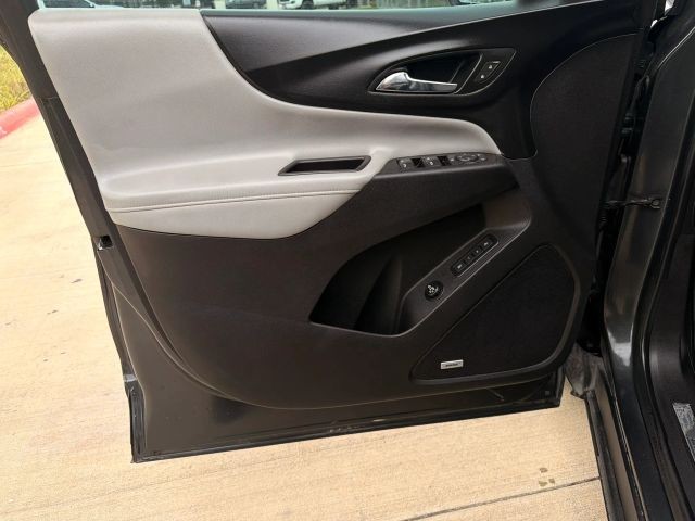Chevrolet Equinox Vehicle Full-screen Gallery Image 09