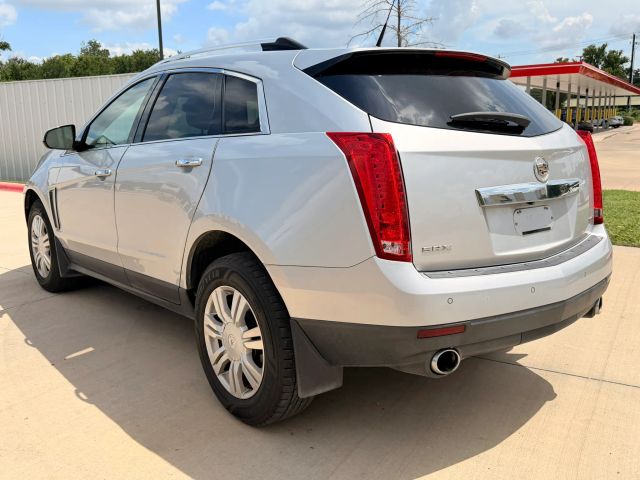 Cadillac SRX Vehicle Full-screen Gallery Image 04