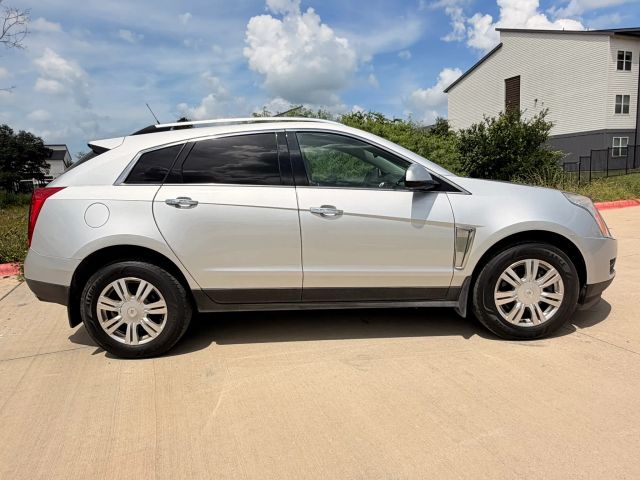 Cadillac SRX Vehicle Full-screen Gallery Image 07