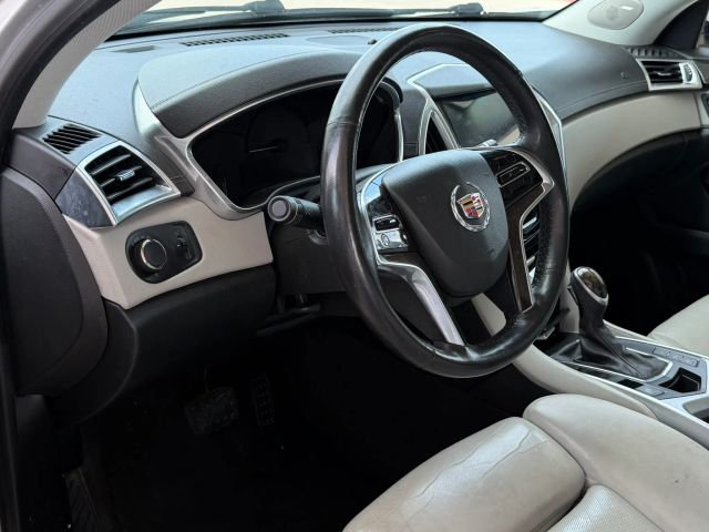 Cadillac SRX Vehicle Full-screen Gallery Image 11