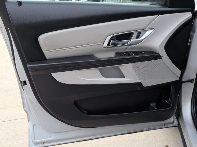 GMC Terrain Vehicle Full-screen Gallery Image 09