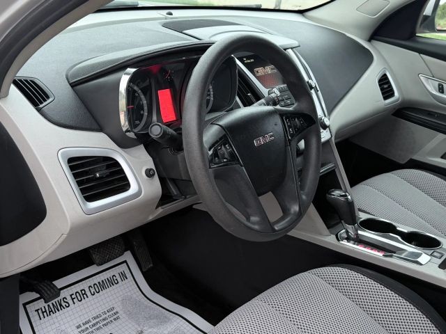 GMC Terrain Vehicle Full-screen Gallery Image 10