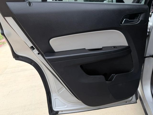 GMC Terrain Vehicle Full-screen Gallery Image 12