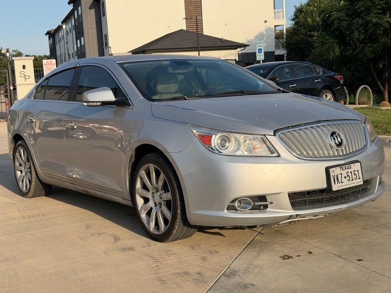 Buick LaCrosse Vehicle Full-screen Gallery Image 08