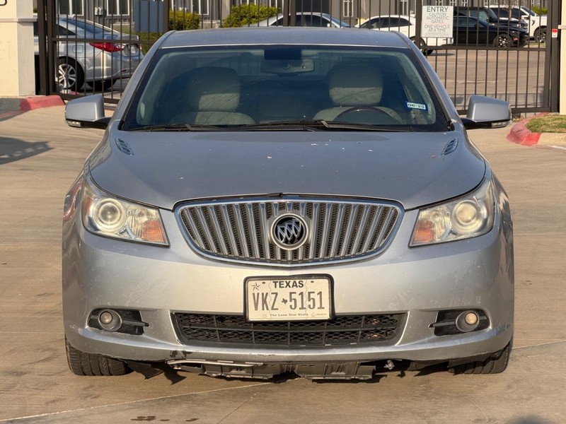 Buick LaCrosse Vehicle Full-screen Gallery Image 09