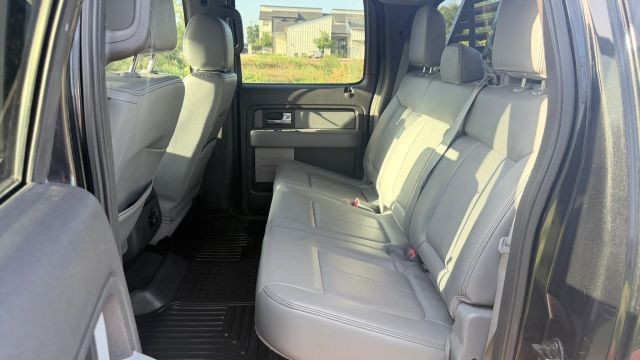 Ford F-150 Vehicle Full-screen Gallery Image 08