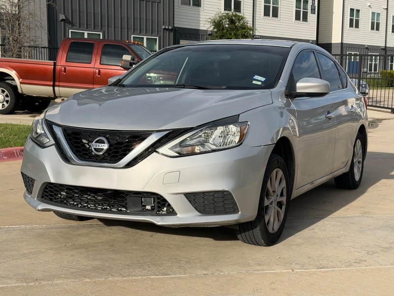 Nissan Sentra Vehicle Full-screen Gallery Image 02