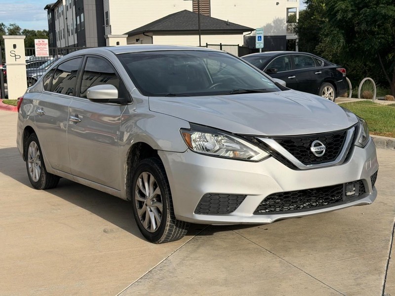 Nissan Sentra Vehicle Full-screen Gallery Image 08