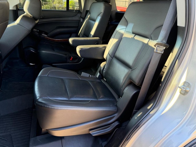 Chevrolet Tahoe Vehicle Full-screen Gallery Image 18