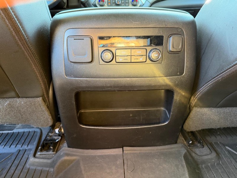 Chevrolet Tahoe Vehicle Full-screen Gallery Image 19