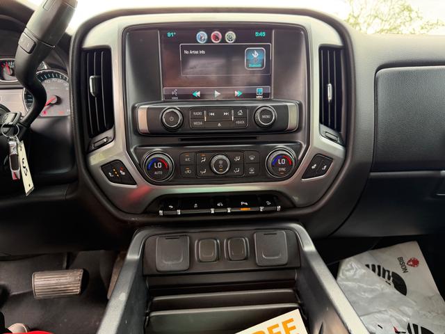 Chevrolet Silverado 1500 Vehicle Full-screen Gallery Image 14