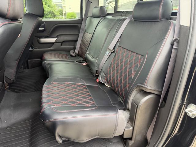 Chevrolet Silverado 1500 Vehicle Full-screen Gallery Image 18