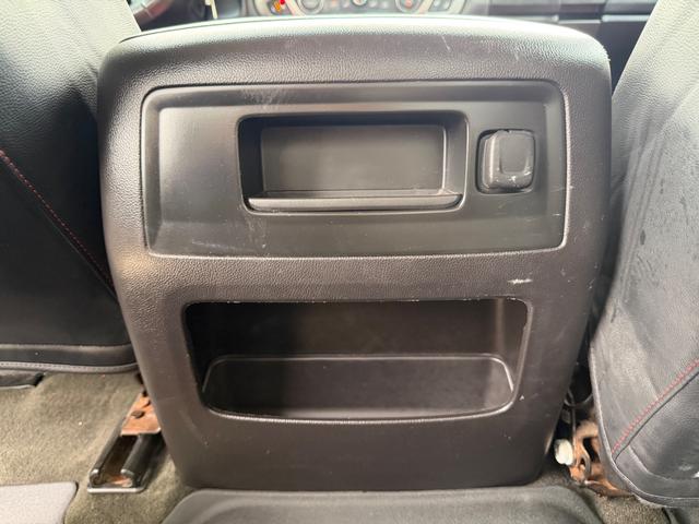 Chevrolet Silverado 1500 Vehicle Full-screen Gallery Image 19