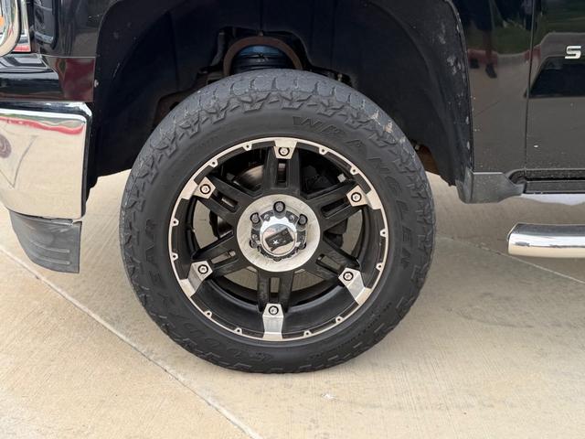 Chevrolet Silverado 1500 Vehicle Full-screen Gallery Image 22