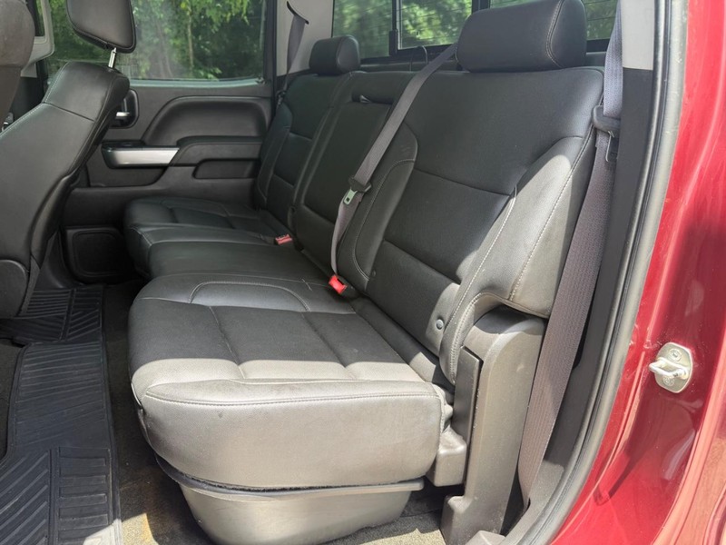 Chevrolet Silverado 1500 Vehicle Full-screen Gallery Image 17