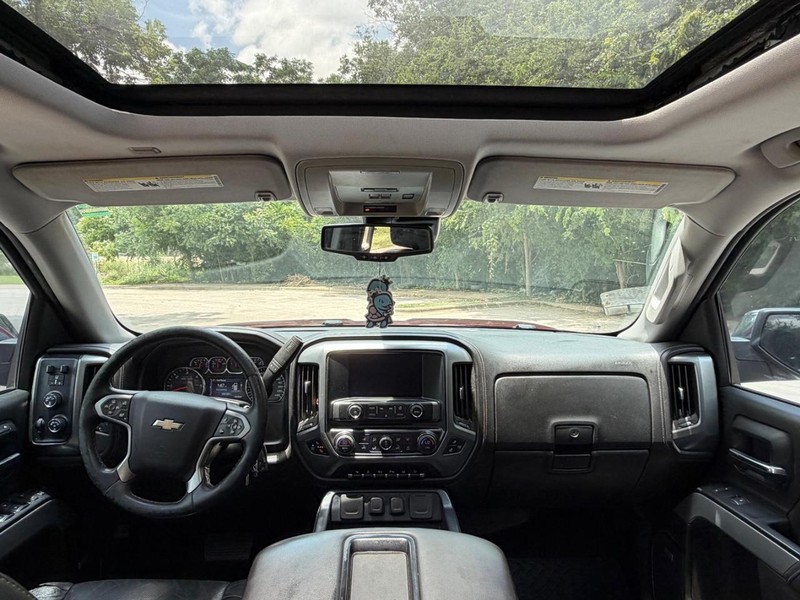 Chevrolet Silverado 1500 Vehicle Full-screen Gallery Image 20
