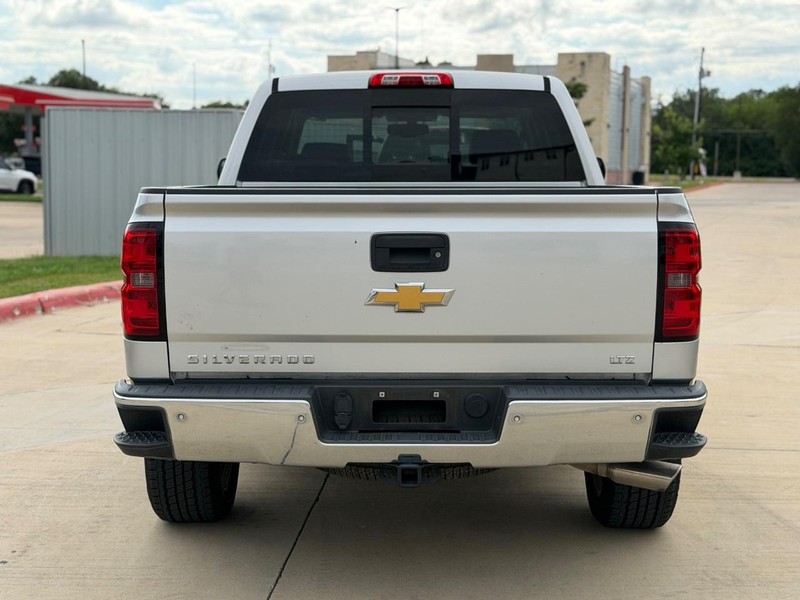 Chevrolet Silverado 1500 Vehicle Full-screen Gallery Image 05