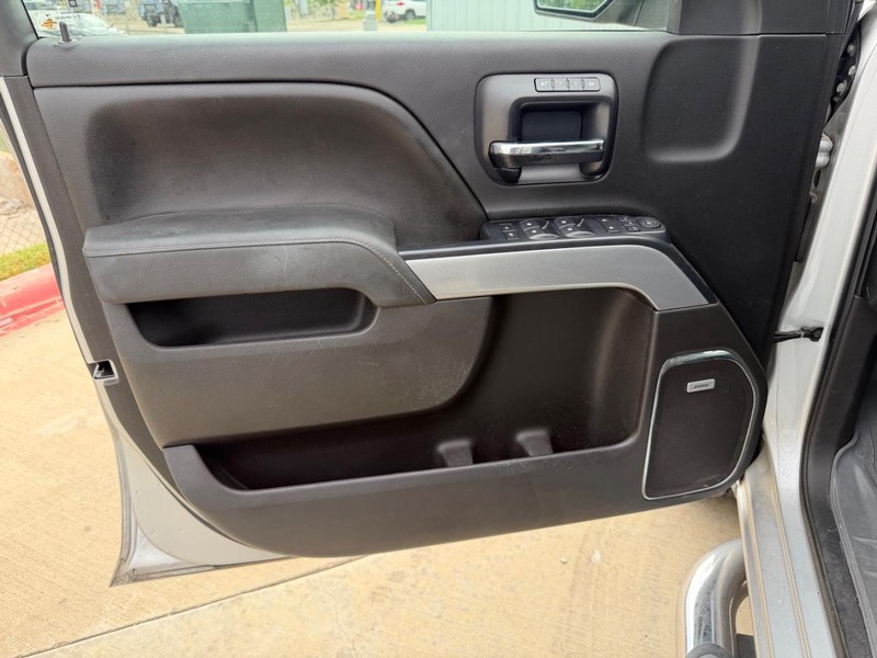 Chevrolet Silverado 1500 Vehicle Full-screen Gallery Image 10