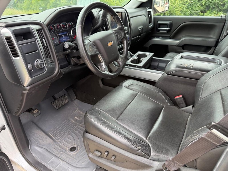 Chevrolet Silverado 1500 Vehicle Full-screen Gallery Image 11