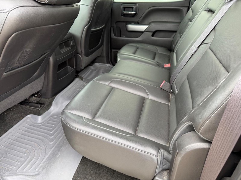 Chevrolet Silverado 1500 Vehicle Full-screen Gallery Image 17