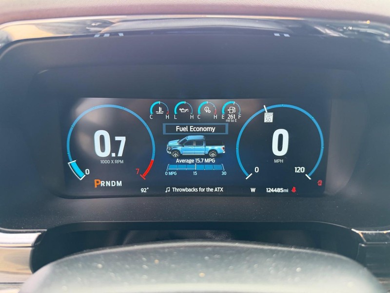 Ford F-150 Vehicle Full-screen Gallery Image 12
