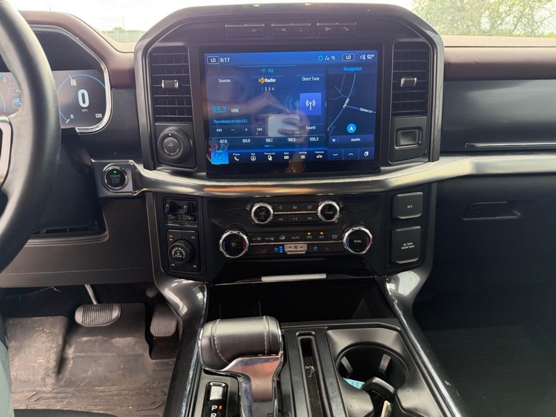 Ford F-150 Vehicle Full-screen Gallery Image 13