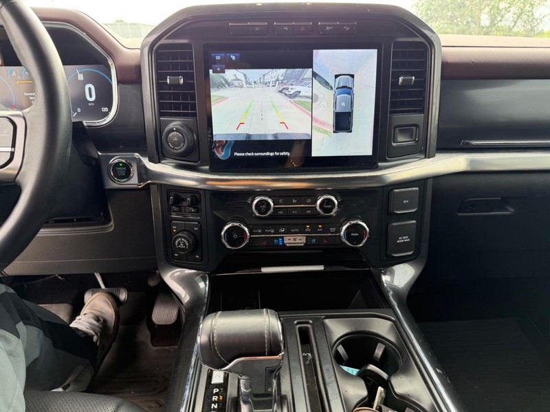 Ford F-150 Vehicle Full-screen Gallery Image 14