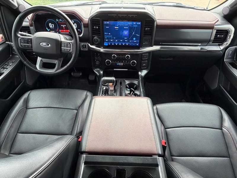 Ford F-150 Vehicle Full-screen Gallery Image 19