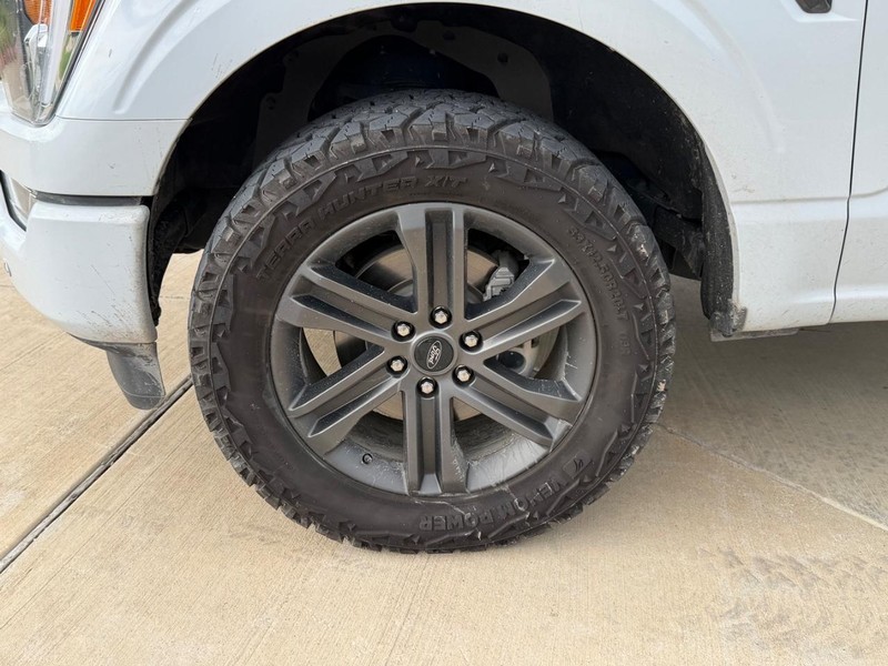 Ford F-150 Vehicle Full-screen Gallery Image 22