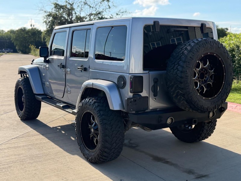 Jeep Wrangler Unlimited Vehicle Full-screen Gallery Image 04